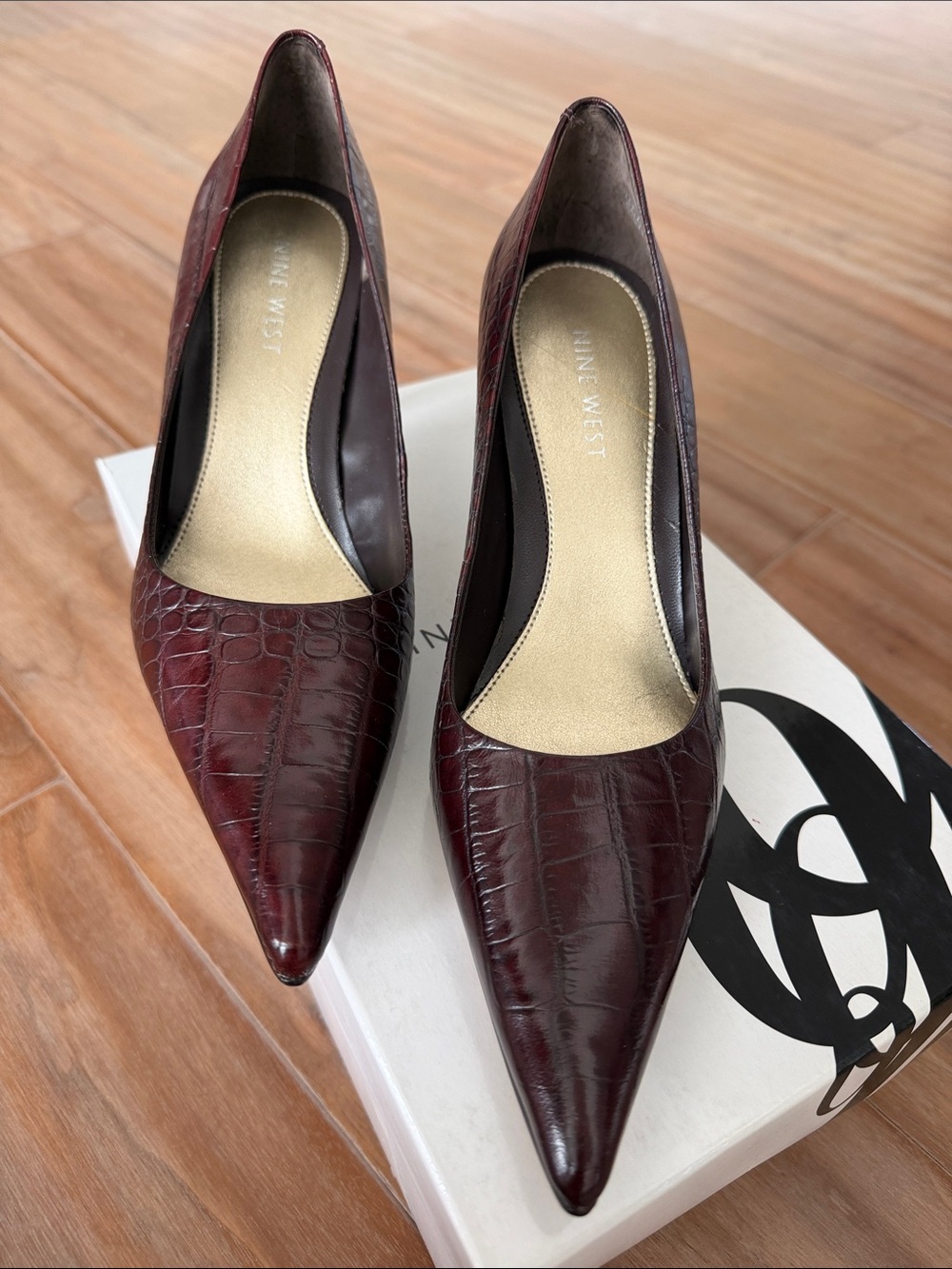 NIB Nine West Hendleo Pointy Toe Pumps  size 5.5